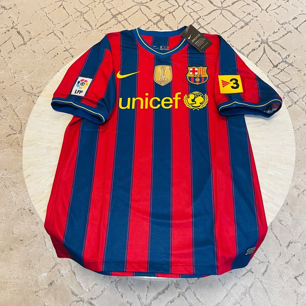 Barcelona jersey Size XL … please read the descriptions